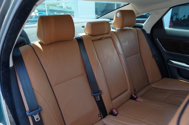 Used 2016 Jaguar XJ R-Sport RWD image 18