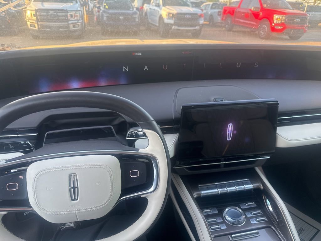 Used 2024 Lincoln Nautilus Black Label image 9