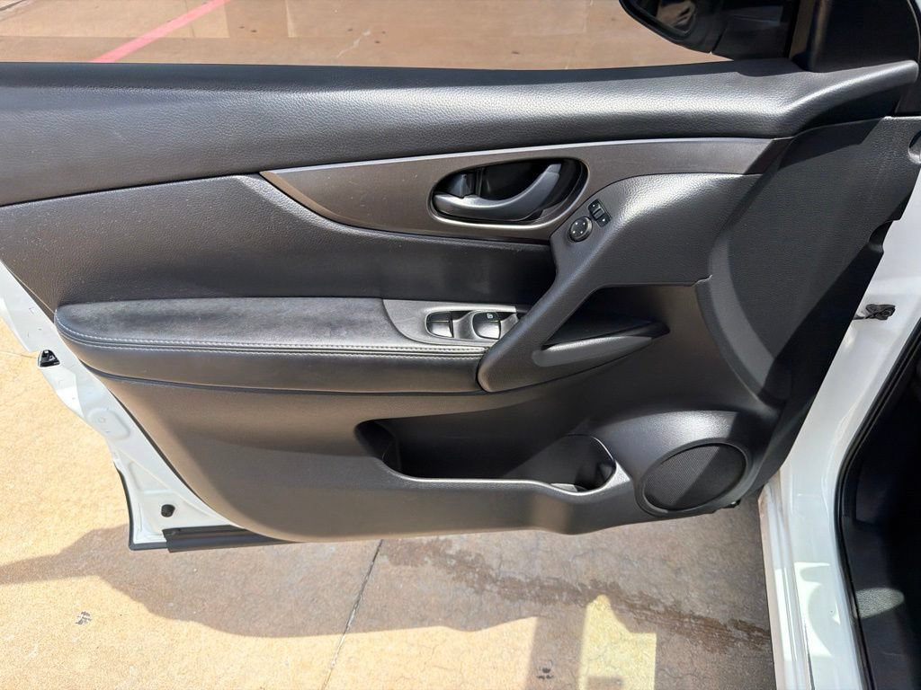 Used 2019 Nissan Rogue Sport S FWD image 12