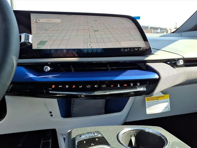 New 2025 Cadillac Optiq Luxury 2 image 9