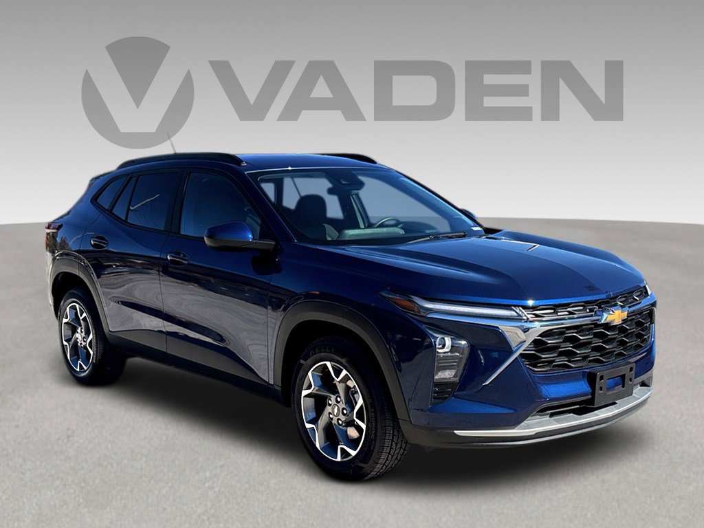 Used 2024 Chevrolet Trax LT FWD image 1