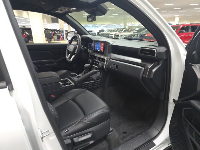 Certified 2025 Toyota 4Runner TRD Off-Road image 6