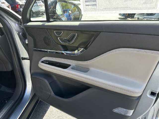 Certified 2023 Lincoln Corsair AWD w/ Equipment Group 101A image 36