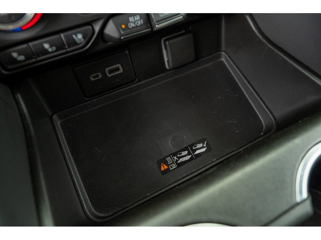 Used 2022 GMC Yukon AT4 AWD/4WD image 26