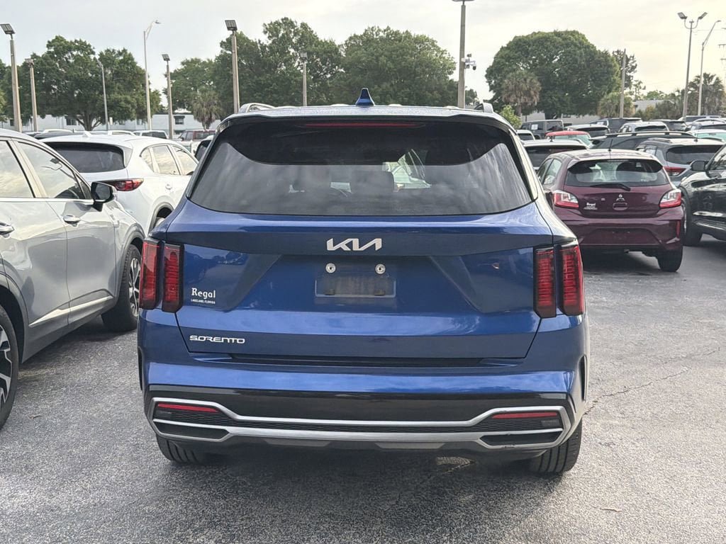 Used 2023 Kia Sorento S FWD image 7