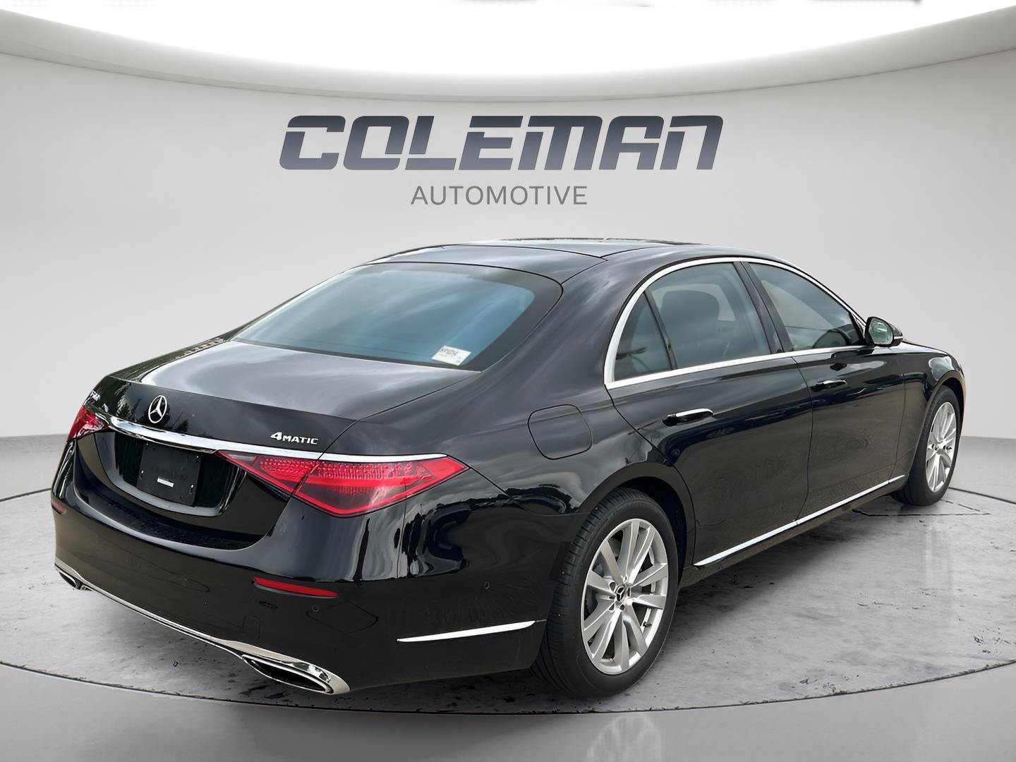 Used 2022 Mercedes-Benz S 500 4MATIC w/ 3D Technology Package image 3