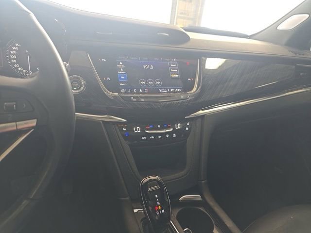 Used 2024 Cadillac XT6 Premium Luxury AWD/4WD image 17