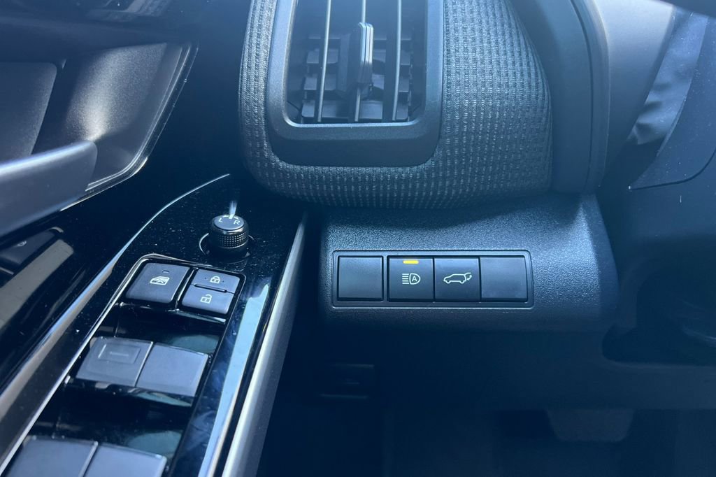 Used 2024 Toyota bZ4X XLE w/ Weather Package image 30