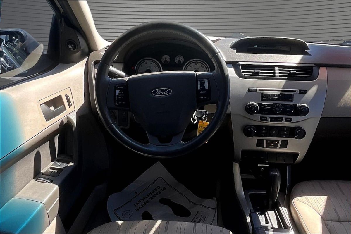 Used 2008 Ford Focus SE FWD image 8