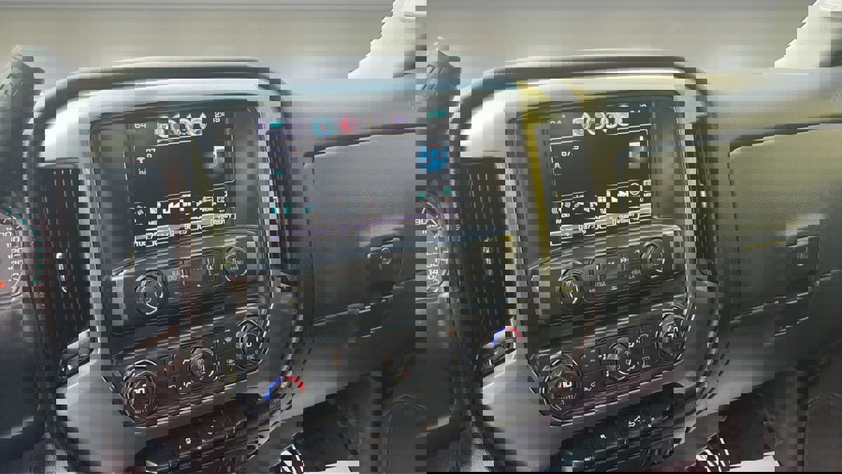 Used 2016 Chevrolet Silverado 2500 LT w/ LT Convenience Package image 11