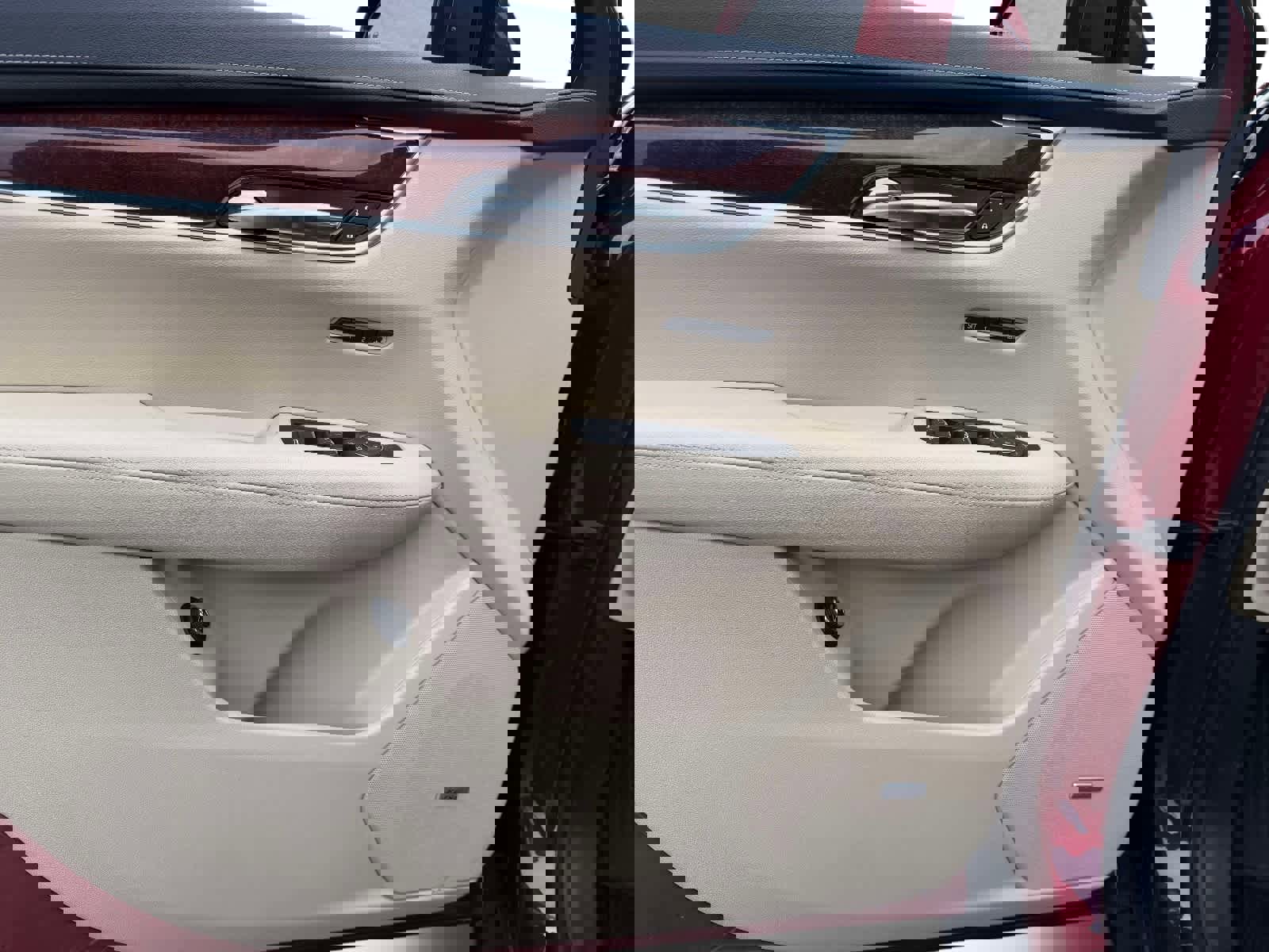 Used 2017 Cadillac XT5 Luxury w/ LPO, Wheel Lock Package image 18