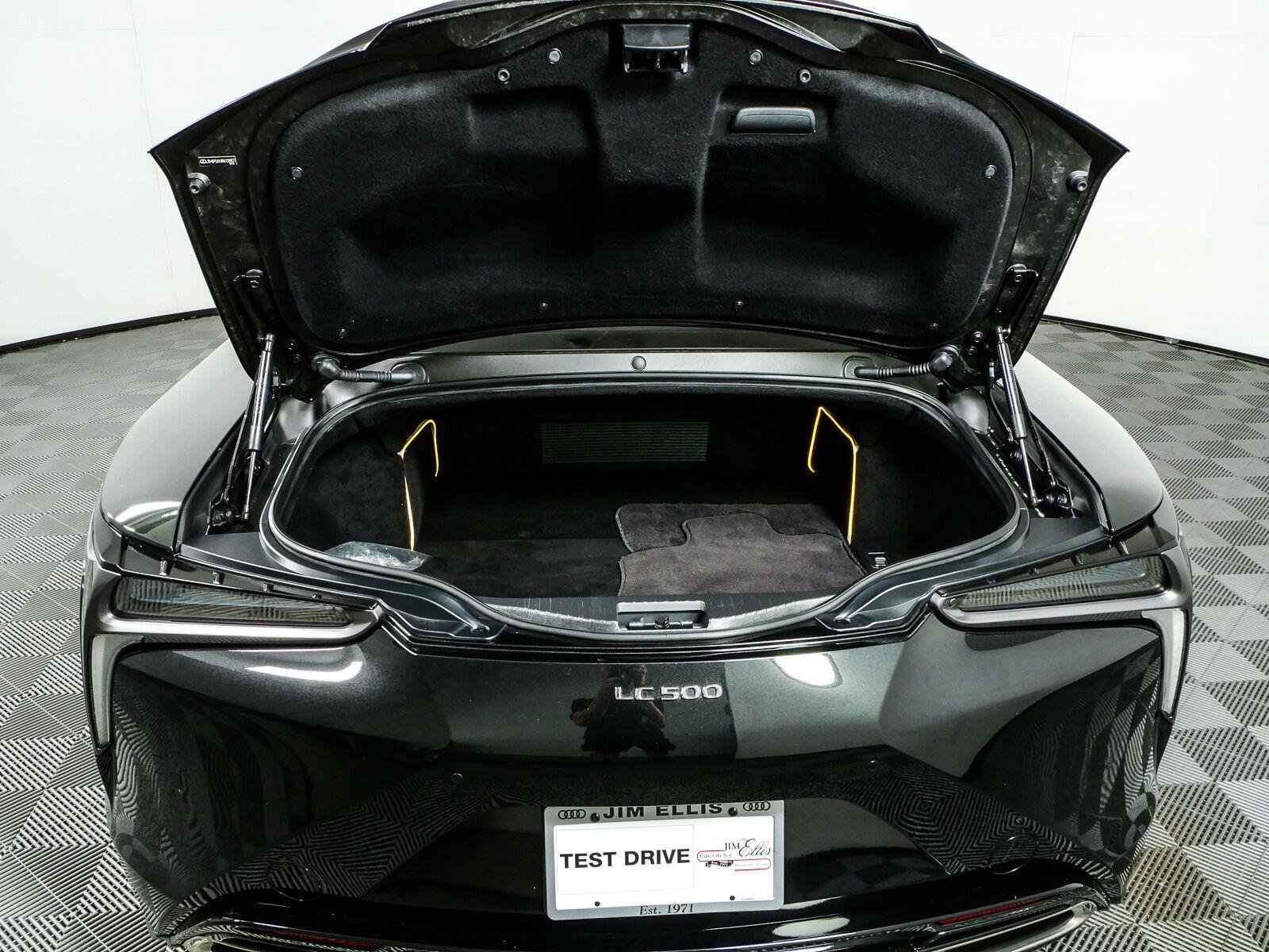 Used 2024 Lexus LC 500 Coupe w/ Sport Package RWD image 28