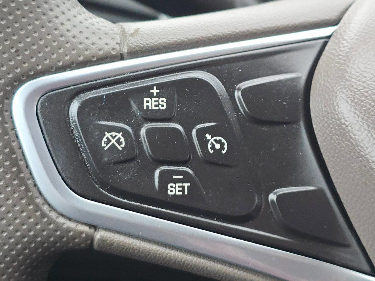 Used 2022 Chevrolet Malibu LT image 33