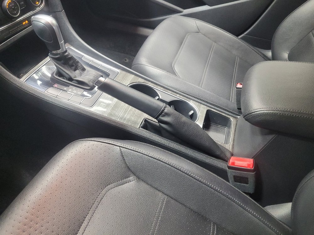 Used 2016 Volkswagen Passat 1.8T SE FWD image 26