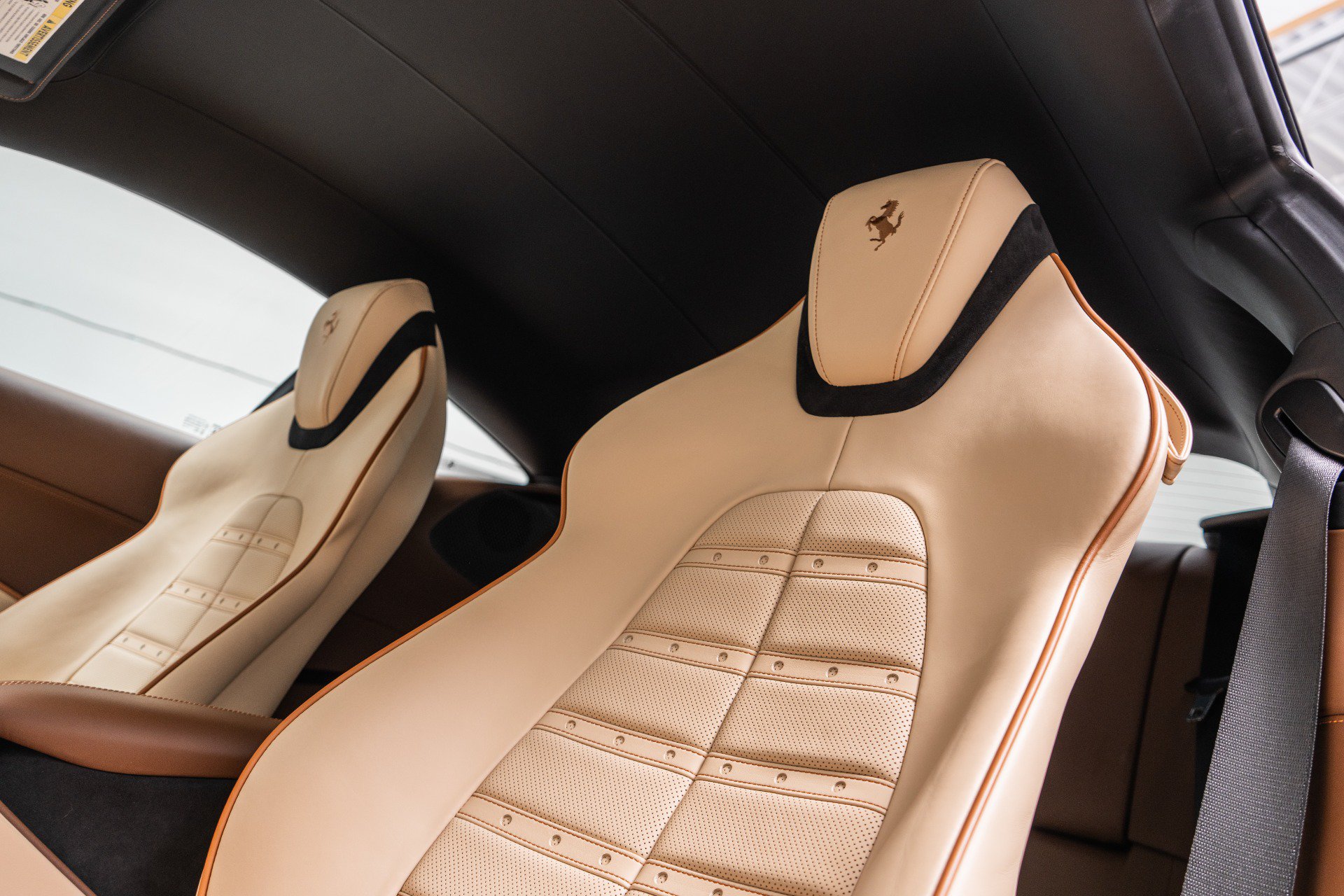 Used 2022 Ferrari Roma RWD image 18