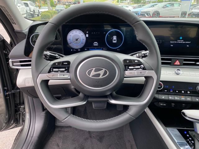 Certified 2025 Hyundai Elantra Limited image 14