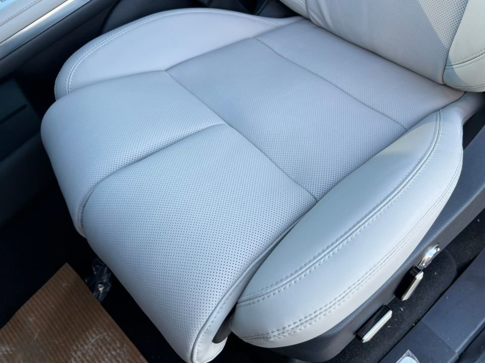 New 2026 Lincoln Navigator L Reserve w/ Jet Appearance Package image 12