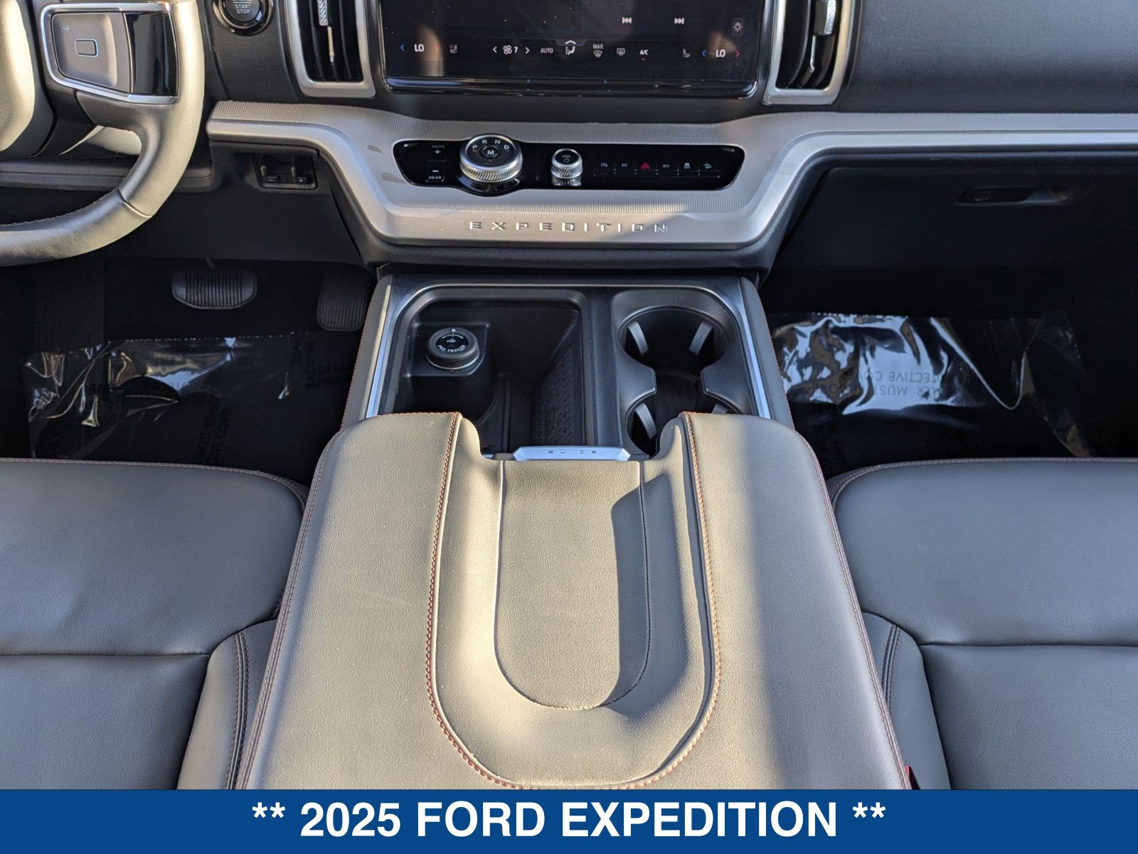 Used 2025 Ford Expedition Active AWD/4WD image 24