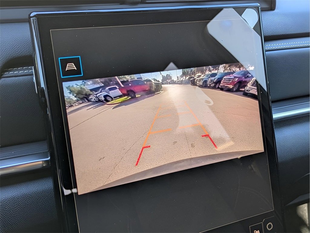 Used 2025 GMC Terrain Elevation w/ Black Edition image 11