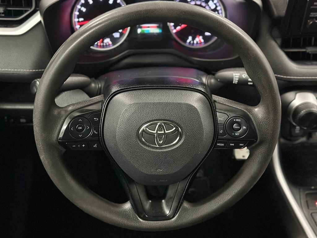 Used 2020 Toyota RAV4 LE w/ Carpet Mat Package AWD/4WD image 3