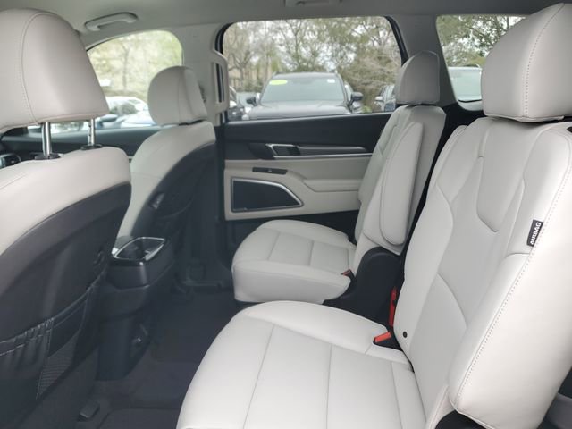 Used 2024 Kia Telluride S image 7