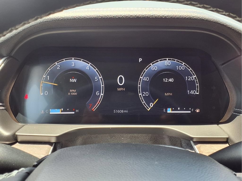 Used 2023 Jeep Grand Cherokee Limited w/ Luxury Tech Group II AWD/4WD image 16