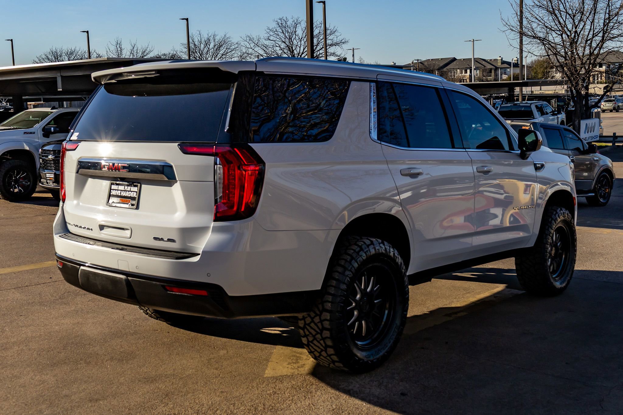 Used 2023 GMC Yukon SLE w/ Max Trailering Package image 10