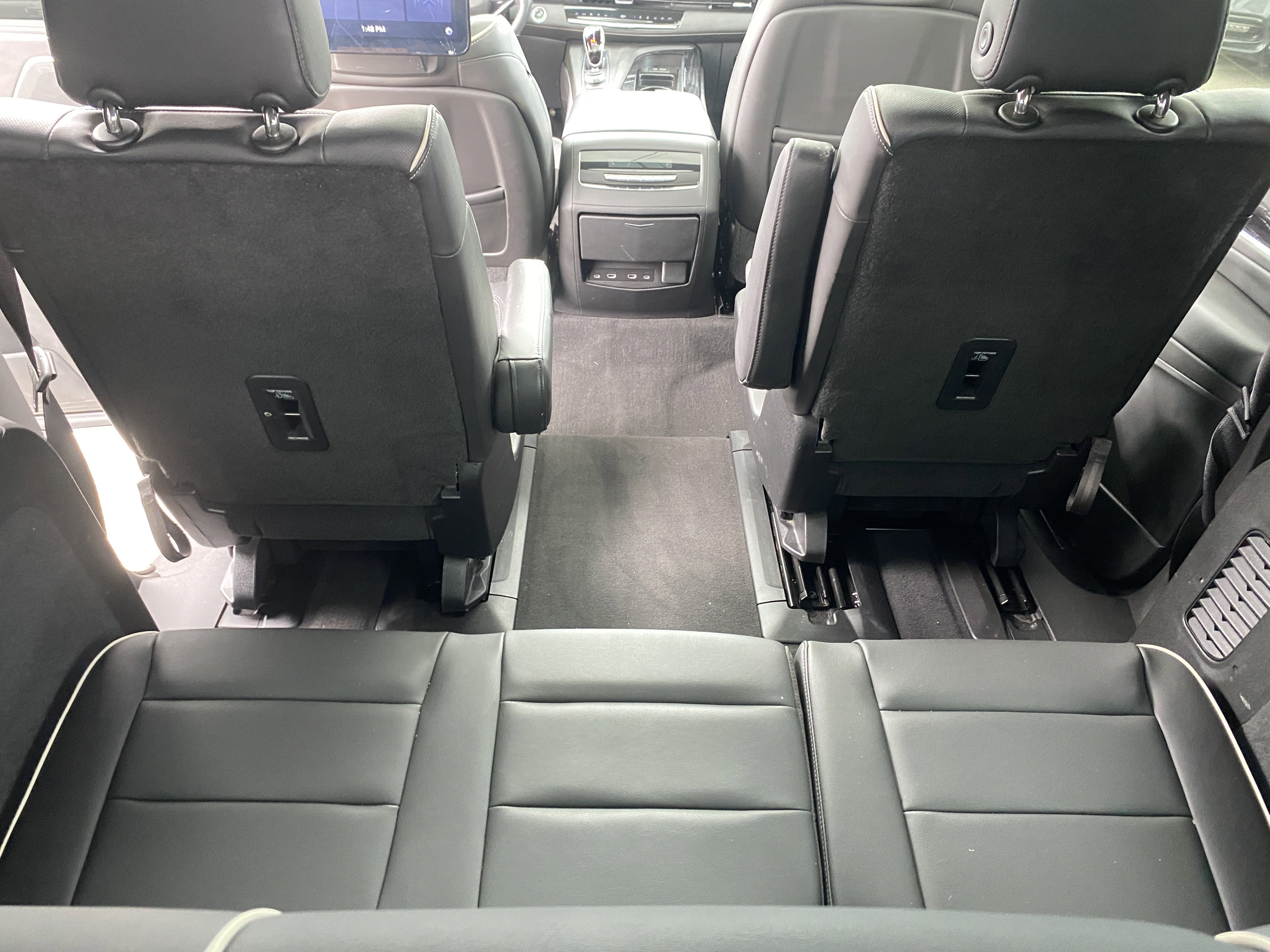Used 2021 Cadillac Escalade ESV Sport AWD/4WD image 18