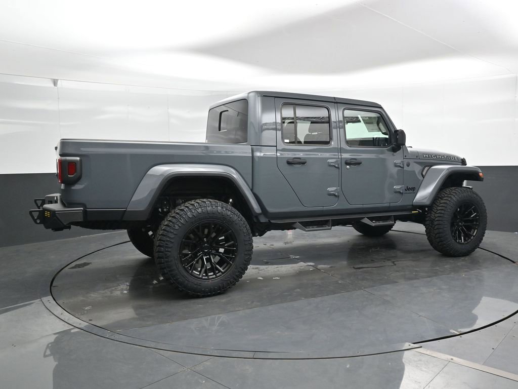 New 2025 Jeep Gladiator Willys image 2