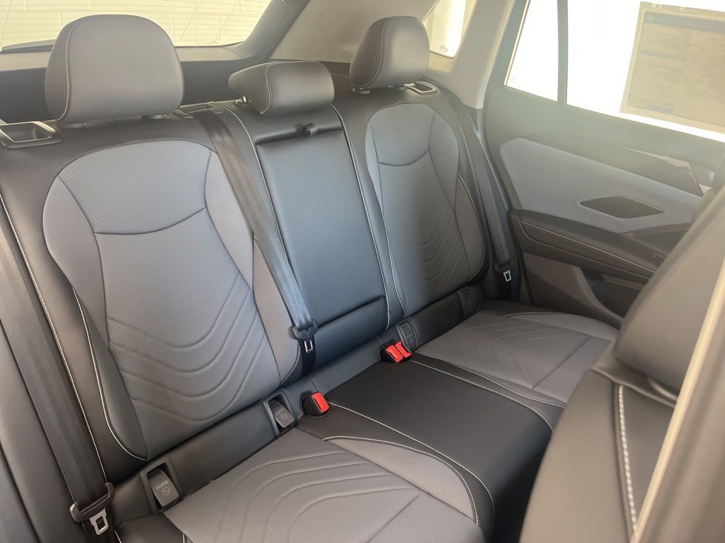 New 2026 Volkswagen Tiguan SE AWD/4WD image 39