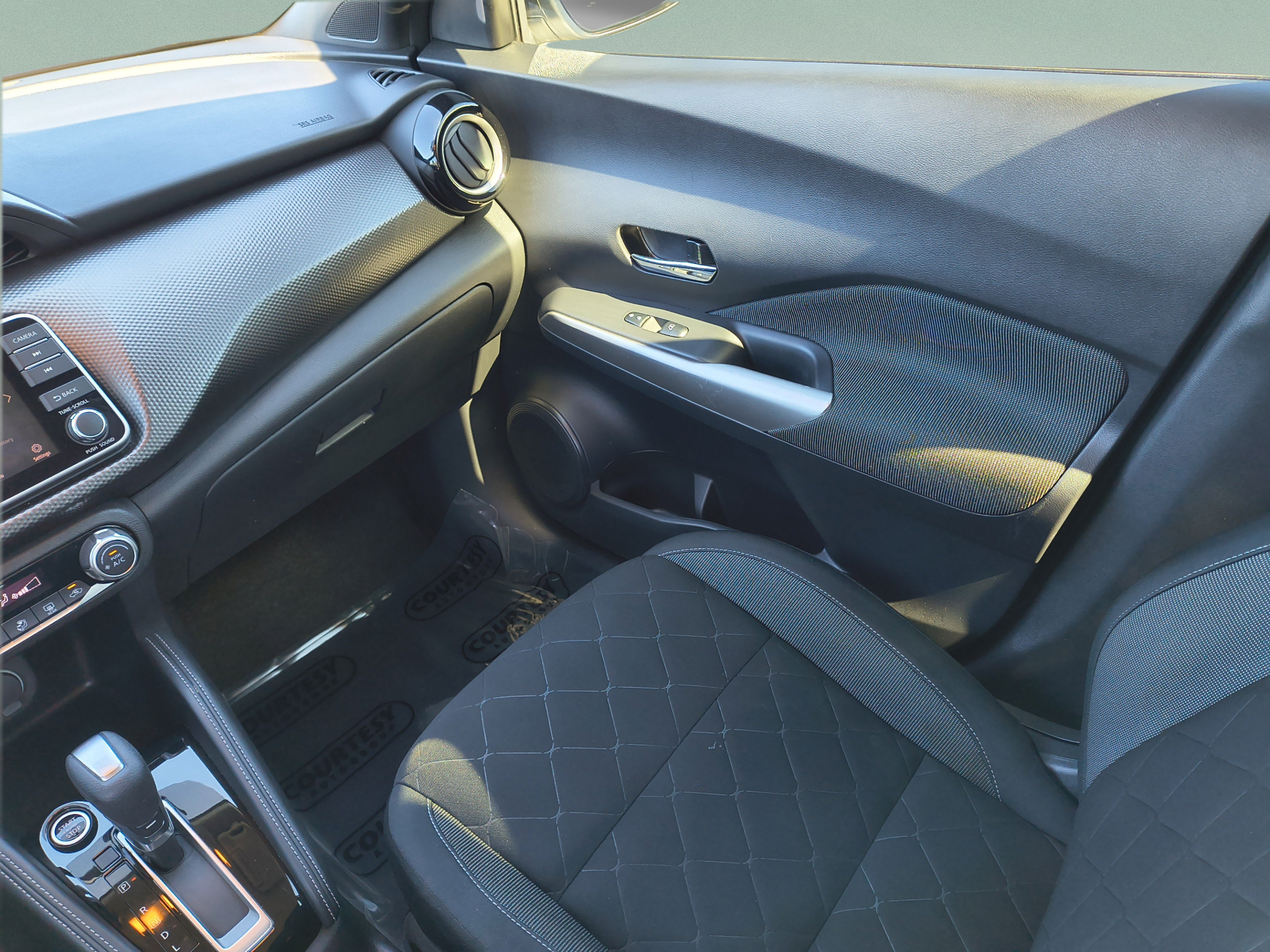 Certified 2019 Nissan Kicks SV FWD image 15