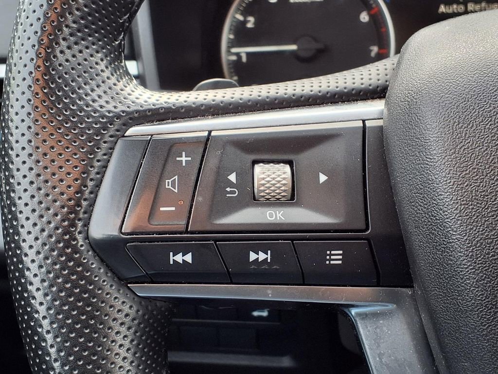 Used 2024 Mitsubishi Outlander SE Black Edition image 28
