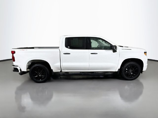Used 2025 Chevrolet Silverado 1500 Custom w/ Turbomax Blackout Package AWD/4WD image 9