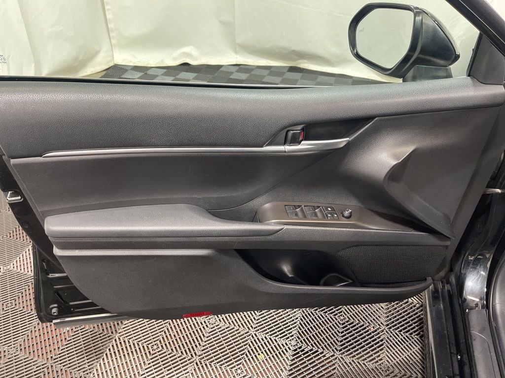 Used 2024 Toyota Camry SE image 17