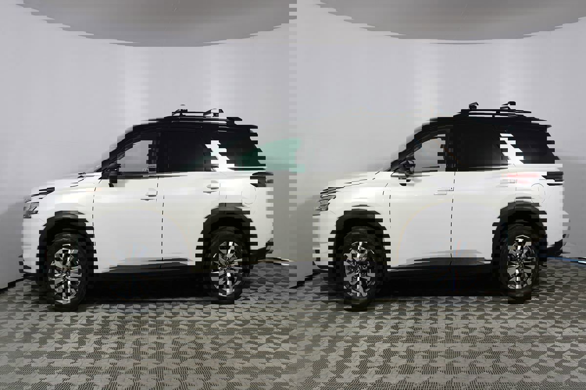 Used 2023 Nissan Pathfinder SL image 37