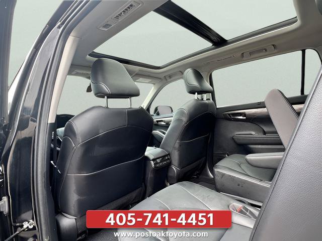 Used 2023 Toyota Highlander Platinum AWD/4WD image 12