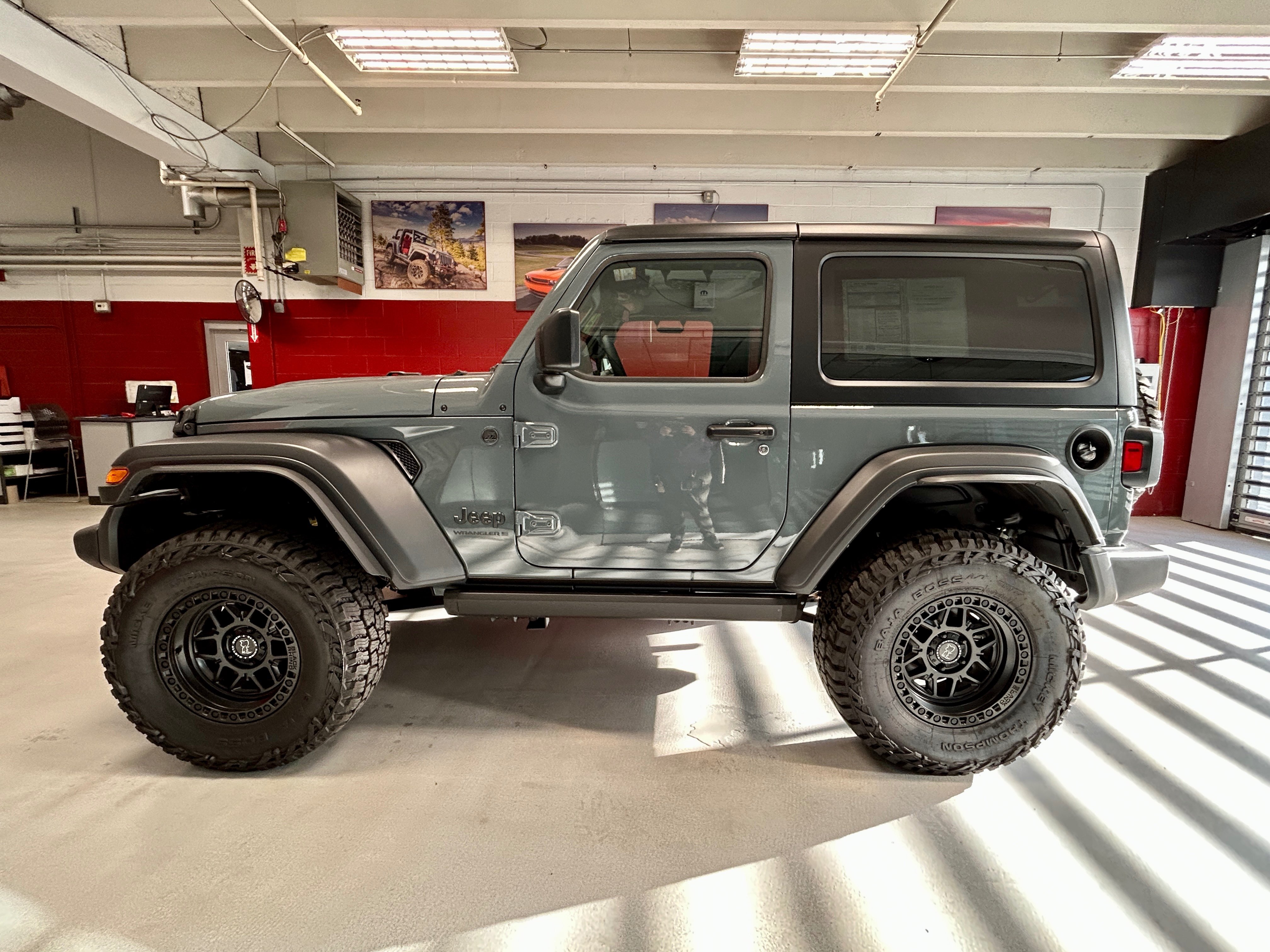 Certified 2025 Jeep Wrangler Sport AWD/4WD image 2