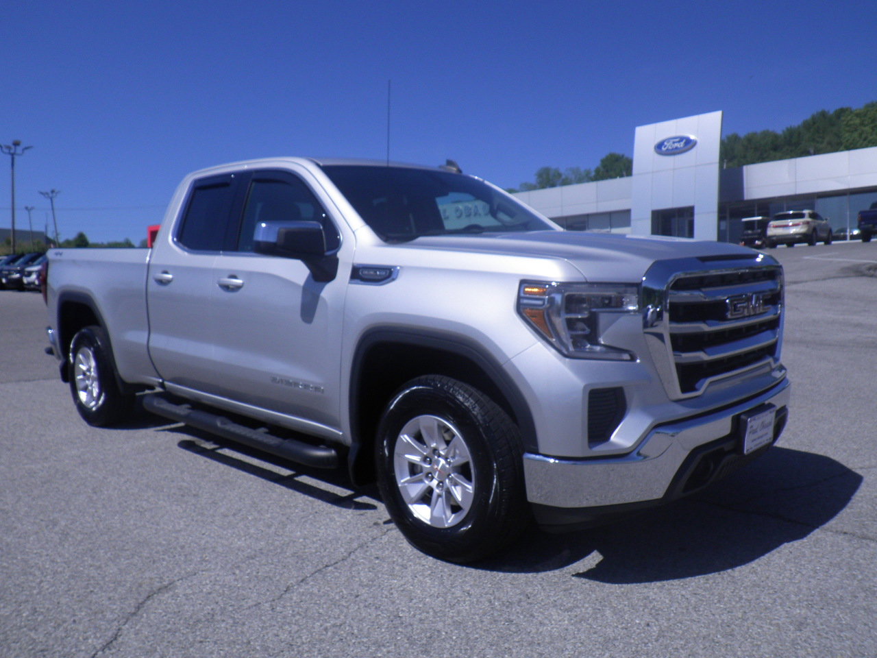 Used 2019 GMC Sierra 1500 SLE w/ SLE Value Package AWD/4WD image 1