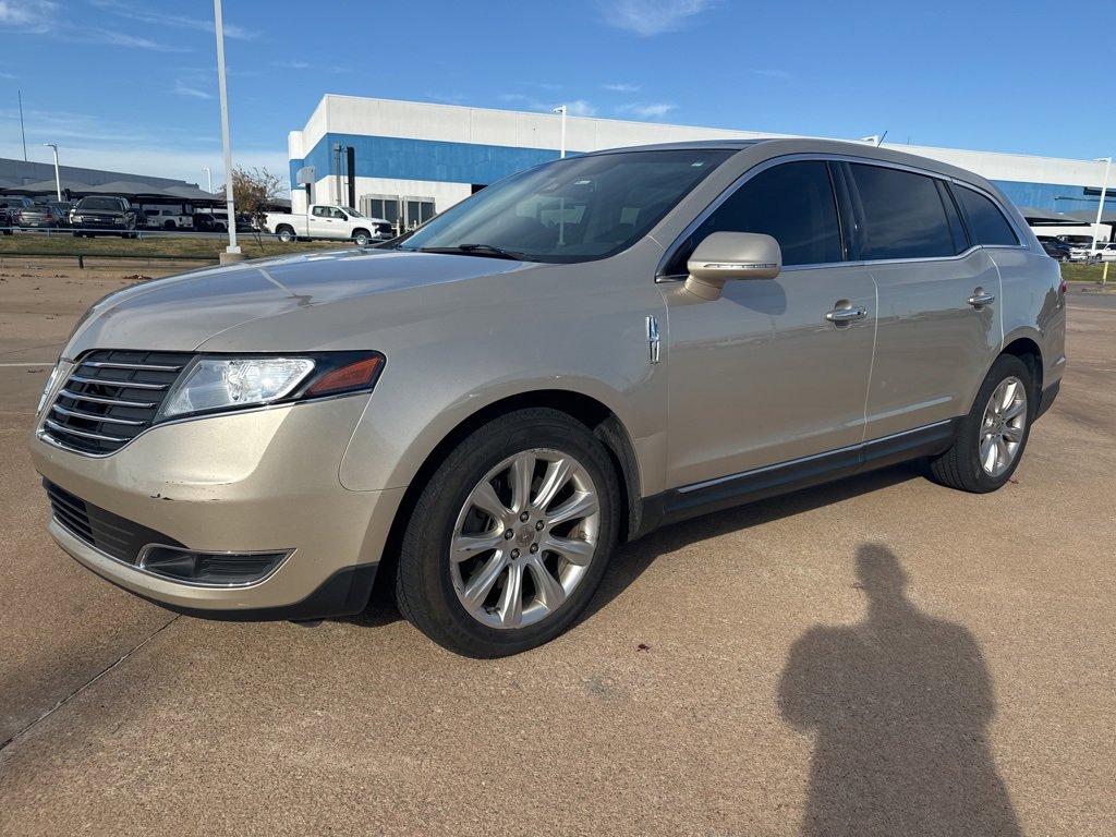 Used 2017 Lincoln MKT FWD