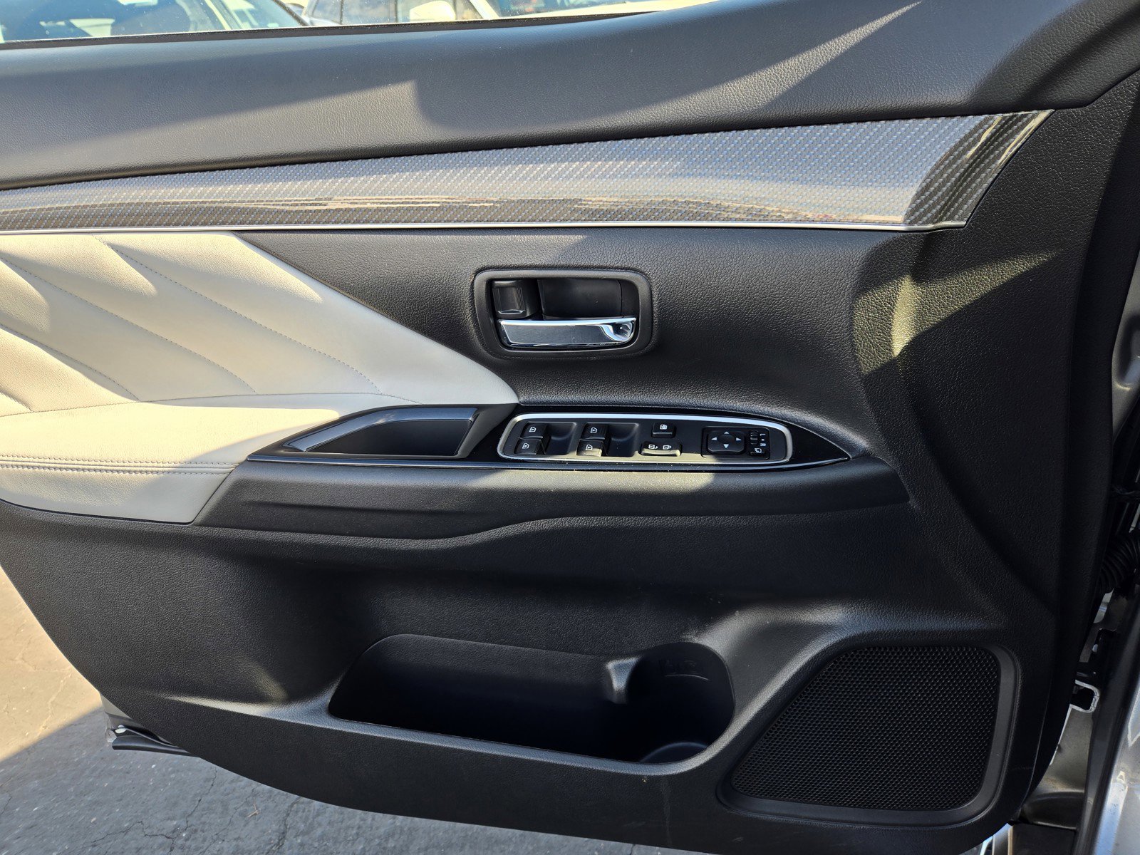 Used 2022 Mitsubishi Outlander SEL image 25