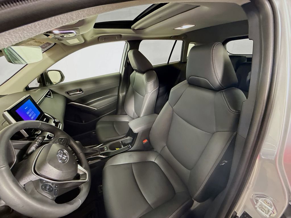 Certified 2025 Toyota Corolla Cross XLE image 19