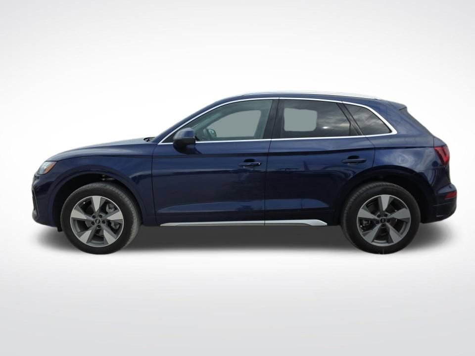 Used 2023 Audi Q5 2.0T Premium w/ Convenience Package image 4