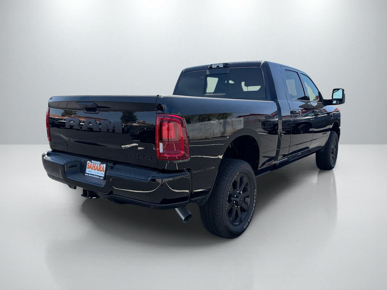 New 2026 RAM 2500 Laramie AWD/4WD image 7