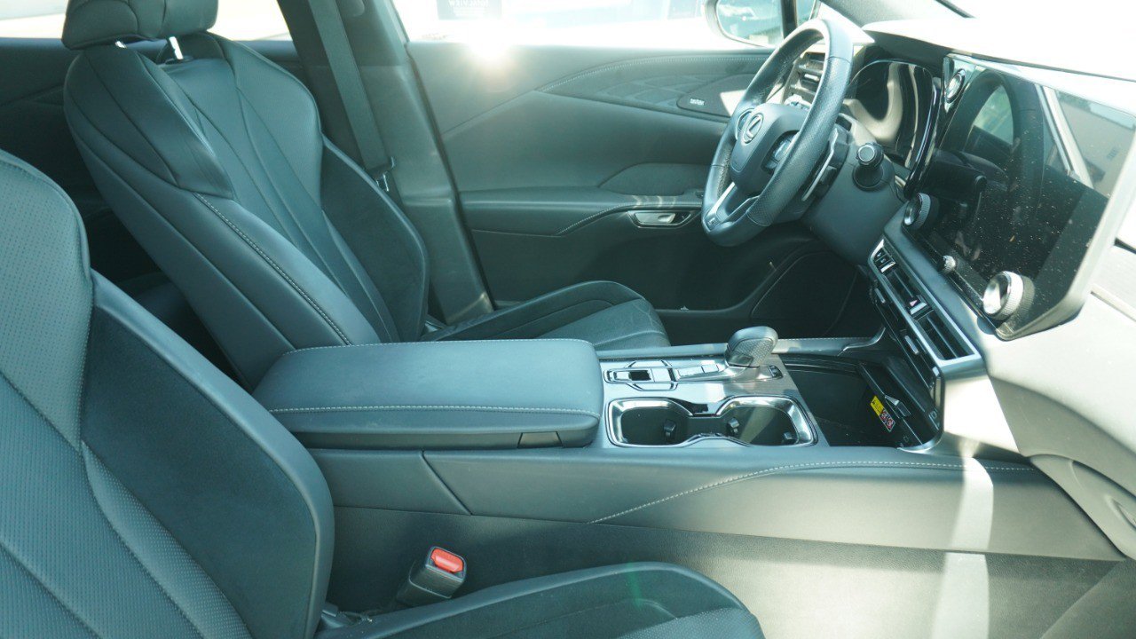 Used 2023 Lexus RX 500h F Sport w/ Accessory Package (K3) AWD/4WD image 8
