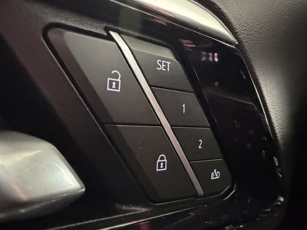 Used 2025 Chevrolet Tahoe LT AWD/4WD image 18