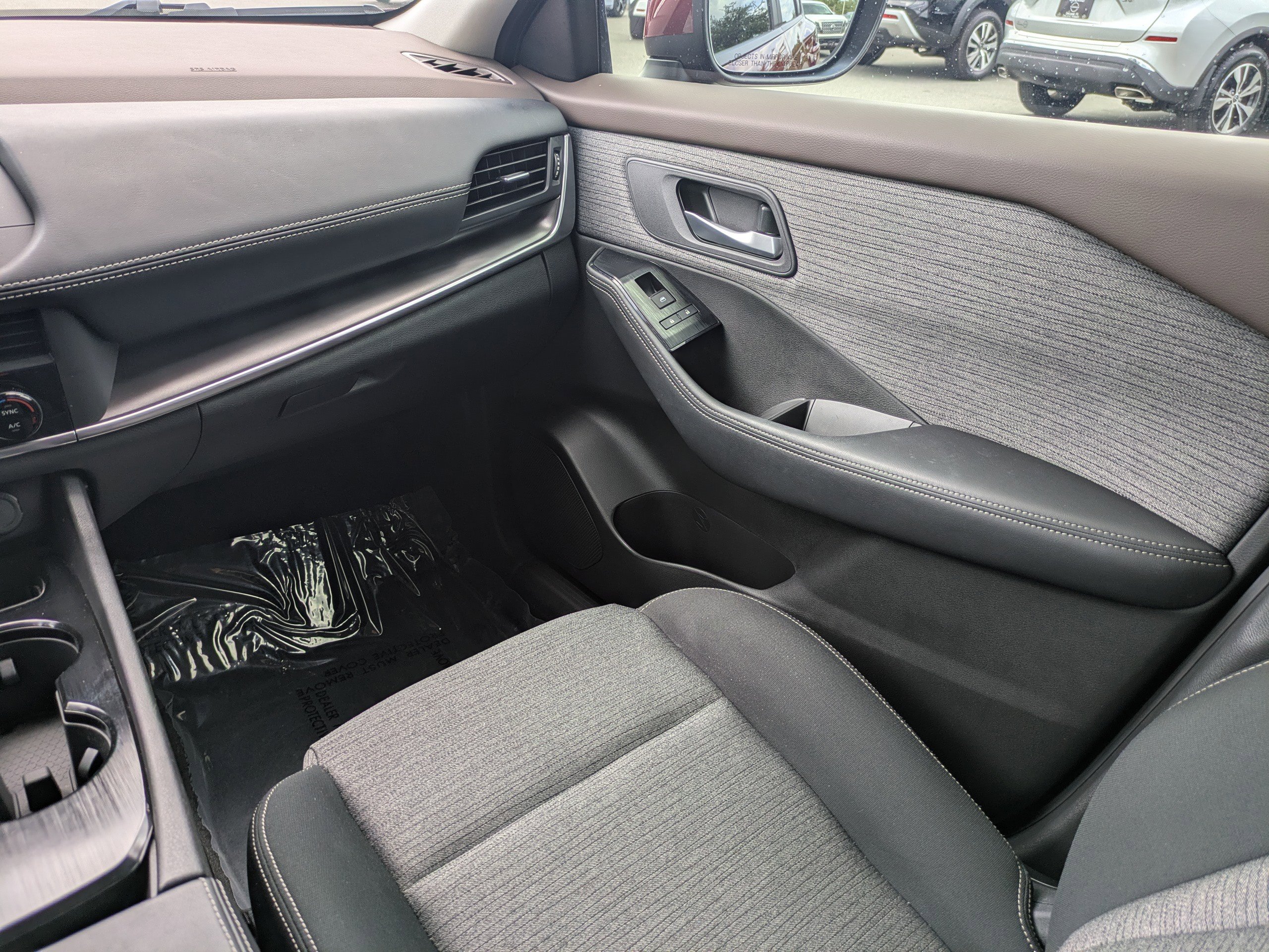 Certified 2023 Nissan Rogue SV FWD image 18