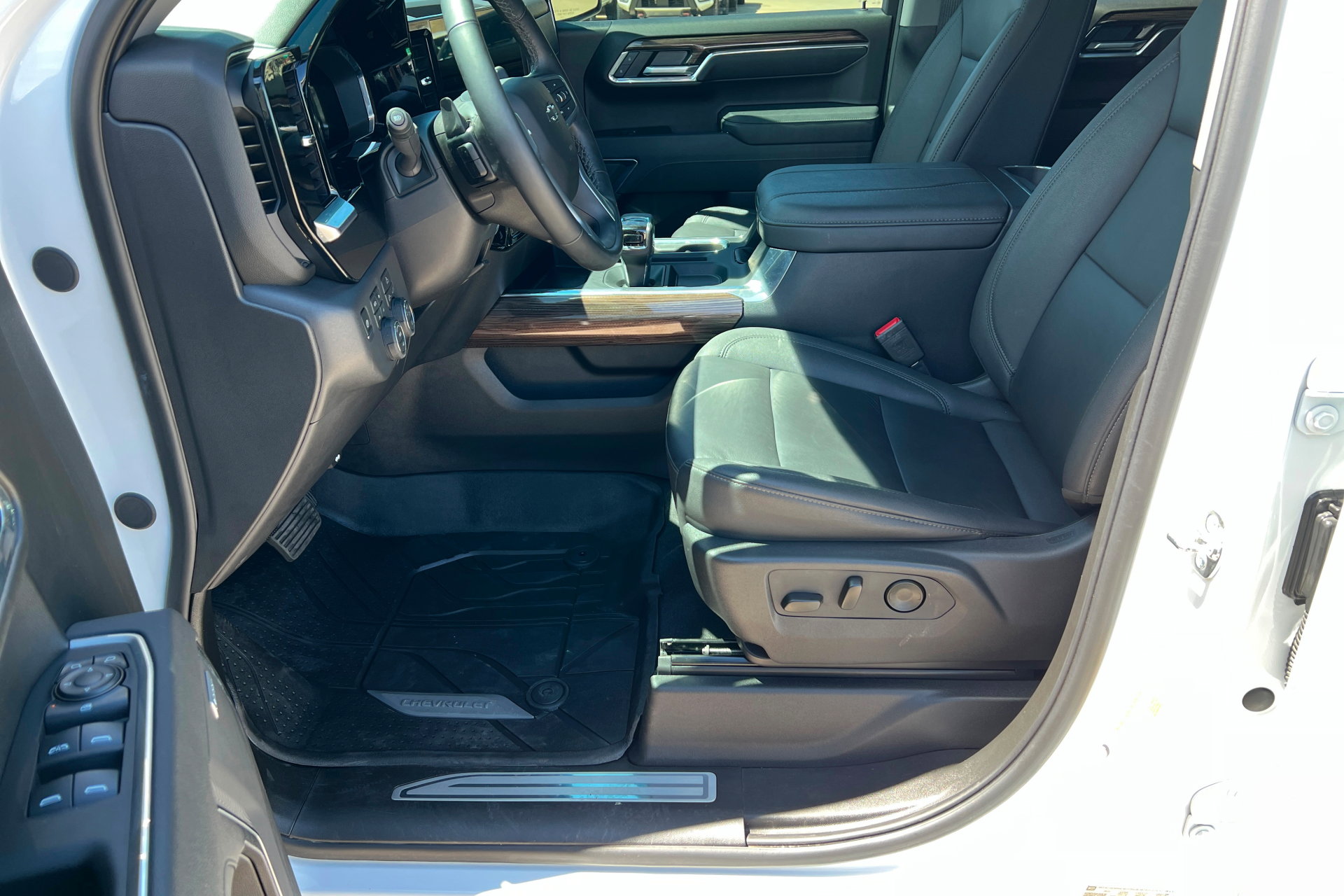 Used 2026 Chevrolet Silverado 1500 LT Trail Boss w/ Convenience Package II image 18