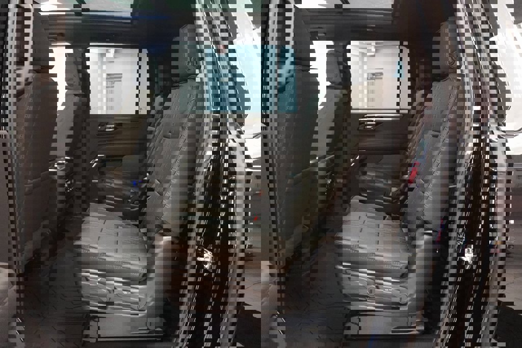 New 2026 Chevrolet Suburban High Country image 27