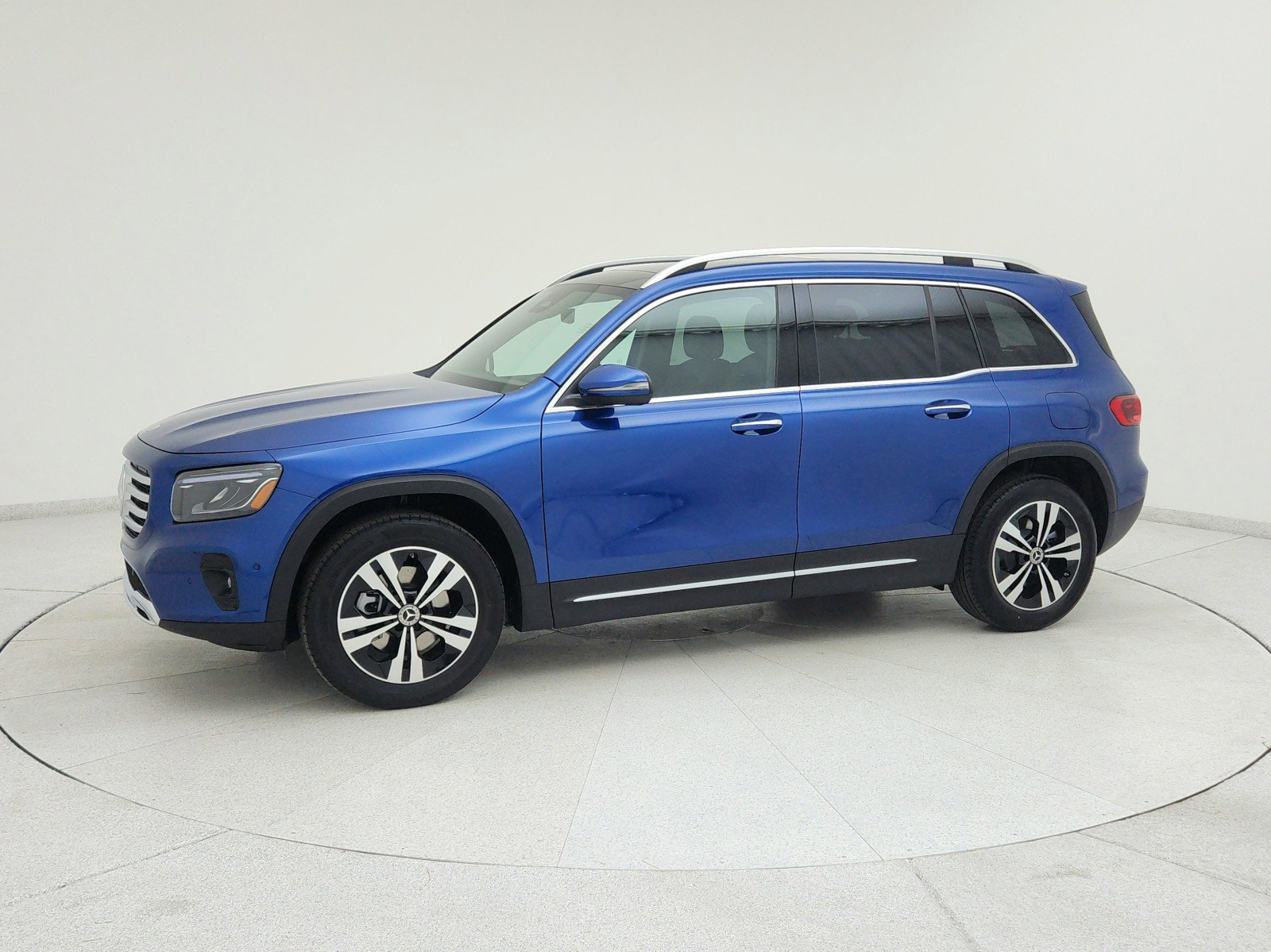 New 2025 Mercedes-Benz GLB 250 image 11