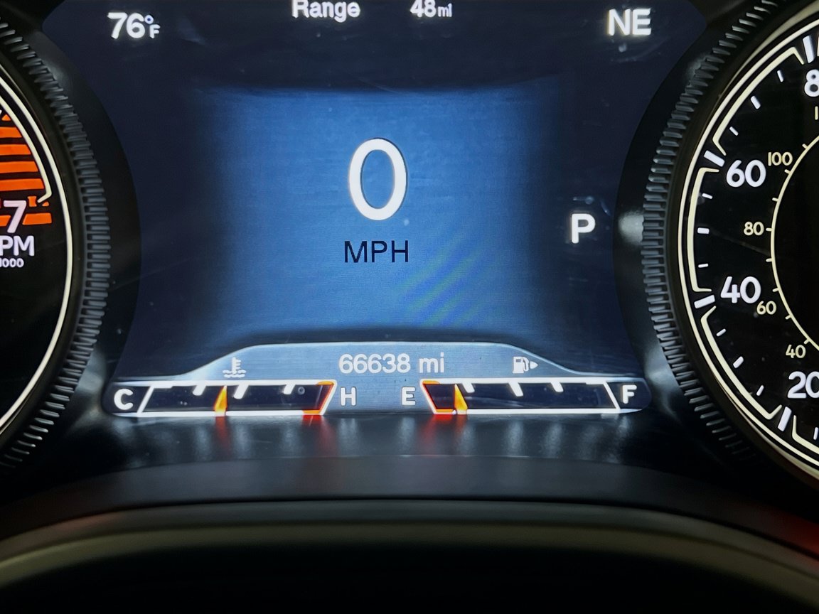 Used 2018 Jeep Cherokee Trailhawk AWD/4WD image 8
